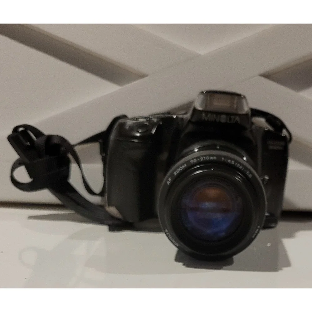 Minolta Maxxum 300si Black SLR Film Camera with 70-210mm Lens
